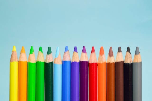 A row of colorful pencils symbolising the German Colors Vocabulary Quiz.