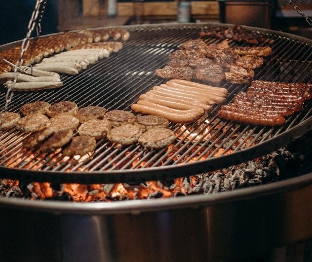 German barbecue grill symbolizing a German audio short story about food.